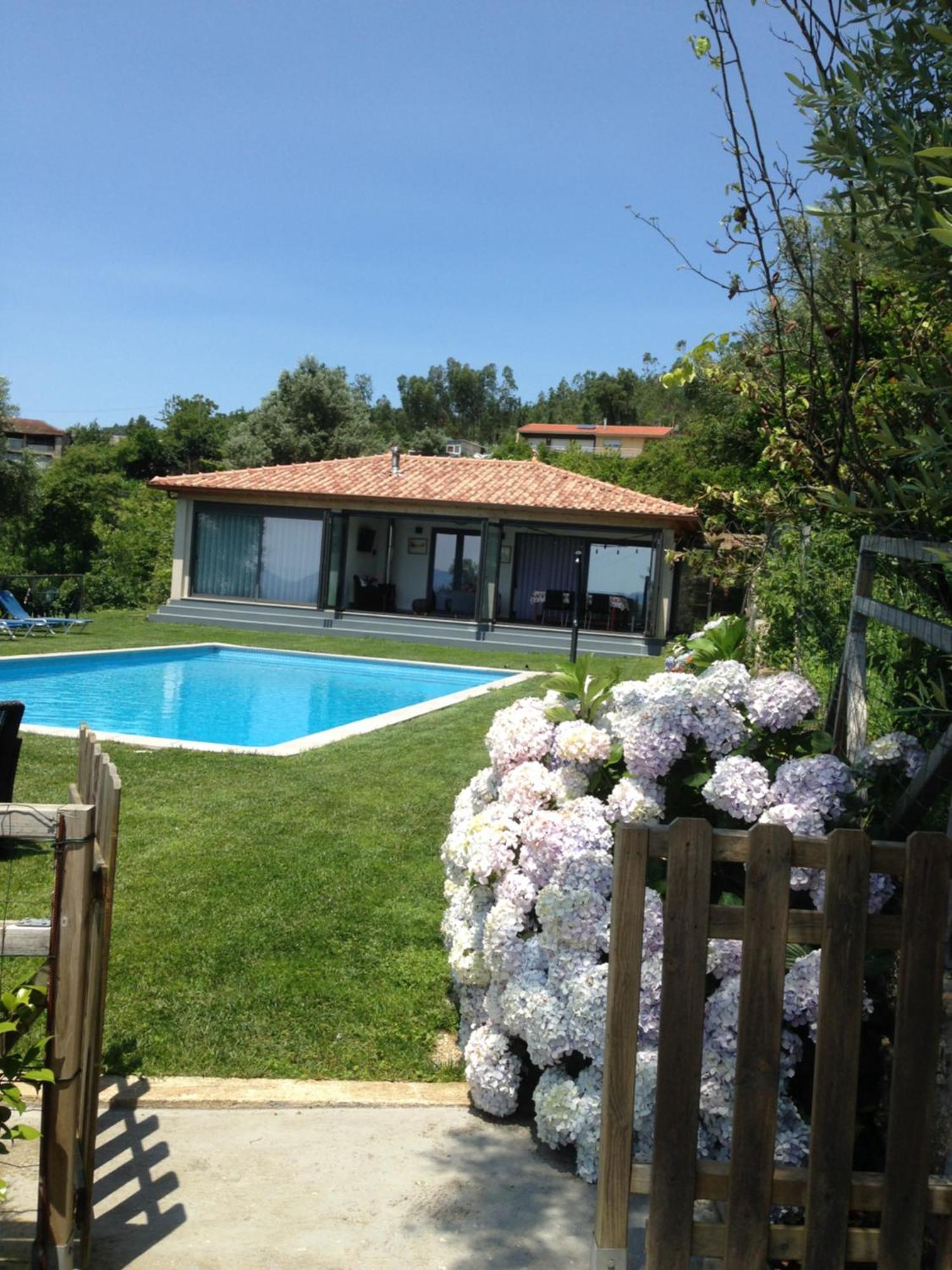 The Pool House Villa Longos ภายนอก รูปภาพ